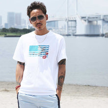 画像をギャラリービューアに読み込む, American Kiss Photo Tee【全2色】