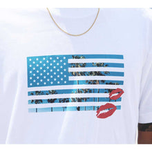画像をギャラリービューアに読み込む, American Kiss Photo Tee【全2色】