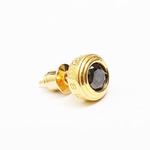 画像をギャラリービューアに読み込む, DOWBL/ ダブル/ Black Zirconia Gold Carved Seal Earrings  【全1色】