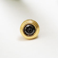 画像をギャラリービューアに読み込む, DOWBL/ ダブル/ Black Zirconia Gold Carved Seal Earrings  【全1色】