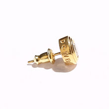 画像をギャラリービューアに読み込む, DOWBL/ ダブル/ Gold Carved Seal Zirconia Earrings  【全1色】
