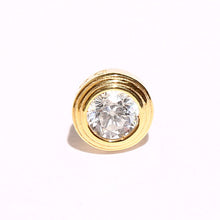画像をギャラリービューアに読み込む, DOWBL/ ダブル/ Gold Carved Seal Zirconia Earrings  【全1色】