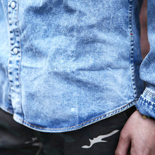 画像をギャラリービューアに読み込む, DOWBL/ ダブル/ Ice Wash Splash Denim Shirt  【全1色】