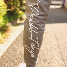 画像をギャラリービューアに読み込む, DOWBL/ ダブル/ Emblem Authentic Sweat Pants  【全2色】