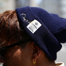 画像をギャラリービューアに読み込む, DOWBL/ ダブル/ Gold Cursive Color Knit Cap  【全4色】