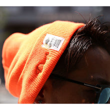 画像をギャラリービューアに読み込む, DOWBL/ ダブル/ Gold Cursive Color Knit Cap  【全4色】