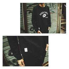 画像をギャラリービューアに読み込む, DOWBL/ ダブル/ Kiss Arch Logo Sweat Shirts  【全1色】