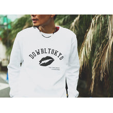 画像をギャラリービューアに読み込む, DOWBL/ ダブル/ Kiss Arch Logo Sweat Shirts  【全1色】