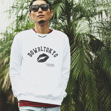 画像をギャラリービューアに読み込む, DOWBL/ ダブル/ Kiss Arch Logo Sweat Shirts  【全1色】