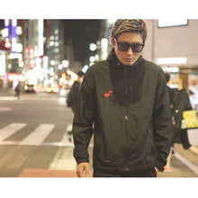 画像をギャラリービューアに読み込む, DOWBL/ ダブル/ E.T.U Kiss Logo Nylon JKT  【全2色】