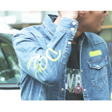 画像をギャラリービューアに読み込む, DOWBL/ ダブル/ Dual Texture Neon Logo Denim Shirt  【全2色】