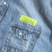 画像をギャラリービューアに読み込む, DOWBL/ ダブル/ Dual Texture Neon Logo Denim Shirt  【全2色】