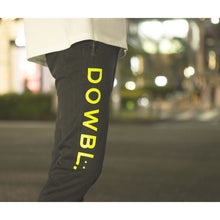 画像をギャラリービューアに読み込む, DOWBL/ ダブル/ Neon Logo Sports Sweat Pants  【全2色】