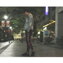 画像をギャラリービューアに読み込む, DOWBL/ ダブル/ Fancy Neon Logo Camouflage Pants  【全1色】