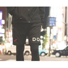画像をギャラリービューアに読み込む, DOWBL/ ダブル/ E.T.U Kiss Logo Nylon Shorts  【全2色】