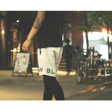画像をギャラリービューアに読み込む, DOWBL/ ダブル/ E.T.U Kiss Logo Nylon Shorts  【全2色】