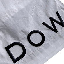 画像をギャラリービューアに読み込む, DOWBL/ ダブル/ E.T.U Kiss Logo Nylon Shorts  【全2色】
