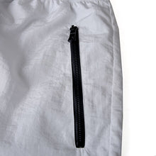画像をギャラリービューアに読み込む, DOWBL/ ダブル/ E.T.U Kiss Logo Nylon Shorts  【全2色】