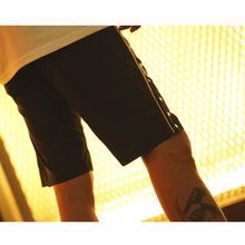 画像をギャラリービューアに読み込む, DOWBL/ ダブル/ Luxury Noble Logo Shorts