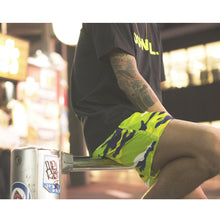 画像をギャラリービューアに読み込む, DOWBL/ ダブル/ Camo Rhombus Neon Logo Shorts