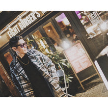 画像をギャラリービューアに読み込む, Subtle Gold Logo Checked Coat
