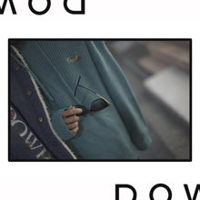 画像をギャラリービューアに読み込む, Bright Color Kiss Logo Knit Hoodie