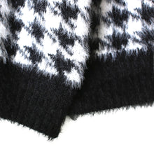 画像をギャラリービューアに読み込む, Kiss Logo Staggered Pattern Knitsew