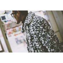 画像をギャラリービューアに読み込む, Reversible Frosty Leopard Fur