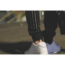 画像をギャラリービューアに読み込む, Glare Stripe Velor Pants