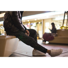画像をギャラリービューアに読み込む, Glare Stripe Velor Pants