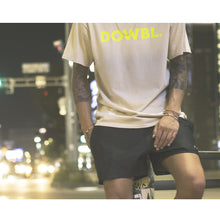 画像をギャラリービューアに読み込む, DOWBL/ ダブル/ Eccentric Kiss Logo Denim Shorts